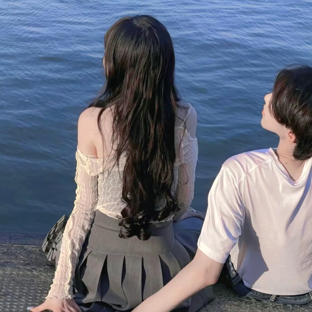 背影情头转注依雯大小姐