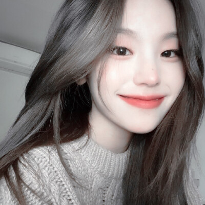 其实小猫很爱你，但小猫不说。
黄礼志
