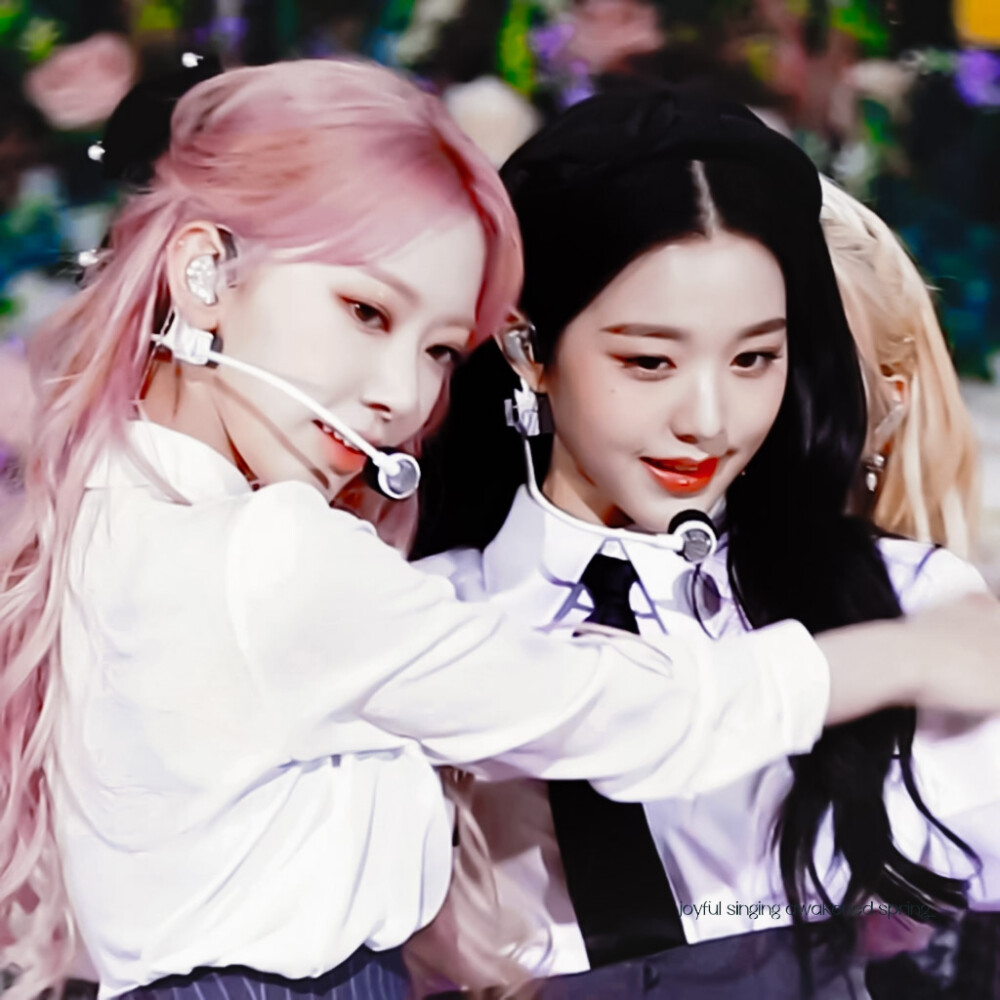 「张元英×宫脇咲良」
这对真的战地玫瑰，都2022了我还在嗑呜呜呜
原朴安冉