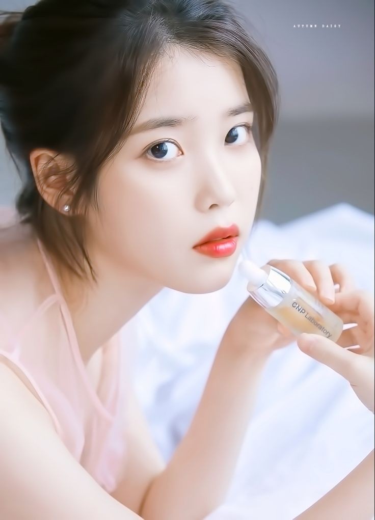 IU