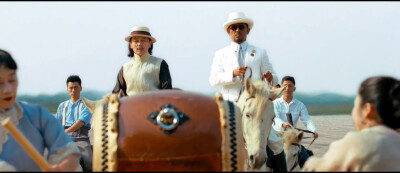 电影 《让子弹飞》，姜武、葛优截图。