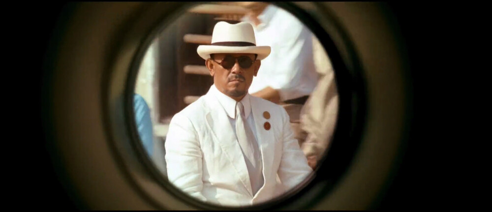 电影 《让子弹飞》，姜武、葛优、周润发截图。