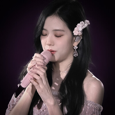  情緒怎麽落笔 、（Kim Jisoo）
©TADYDOTCOM