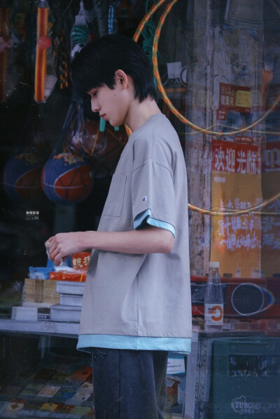 宋亚轩
一起等雨停 壁纸