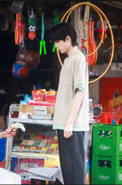 宋亚轩
一起等雨停 壁纸