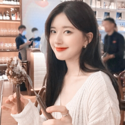 赵露思
（最近太喜欢星汉灿烂了 修了很多露思(｡>∀<｡)
还有没看星汉灿烂的宝吗？！ 快去看！！！