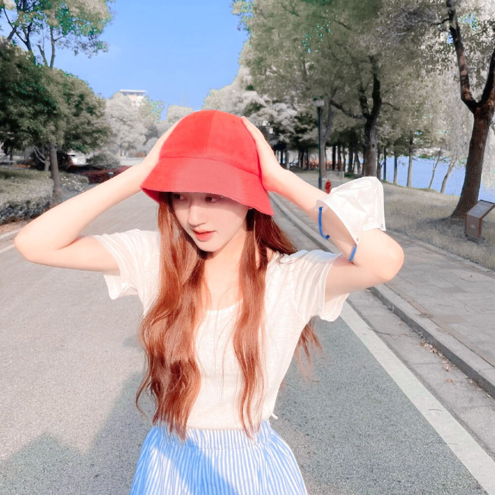 赵露思
（最近太喜欢星汉灿烂了 修了很多露思(｡>∀<｡)
还有没看星汉灿烂的宝吗？！ 快去看！！！