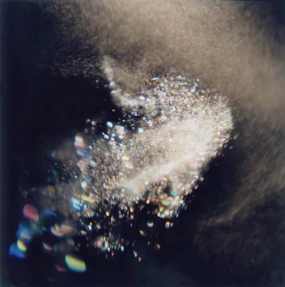 微光
川内伦子(Rinko Kawauchi) ​​​
#冷瞳