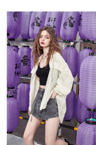 姿势参考半身，服装纹理