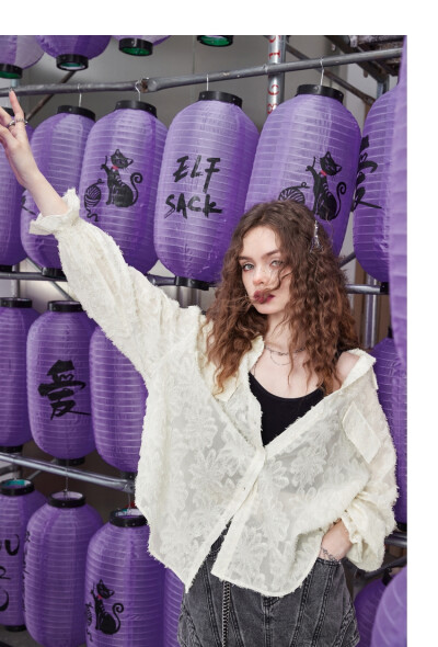 姿势参考半身，服装纹理