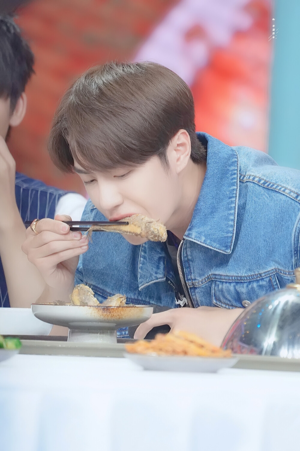 190725天天向上录制uniq王一博77奶盖又甜又可爱77crlogo