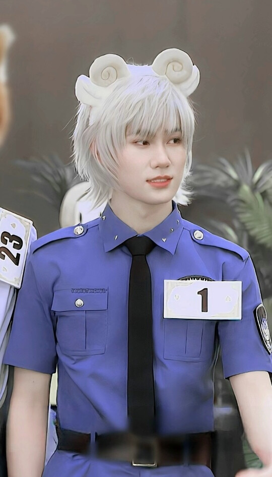 时代少年团张真源壁纸
小羊警官