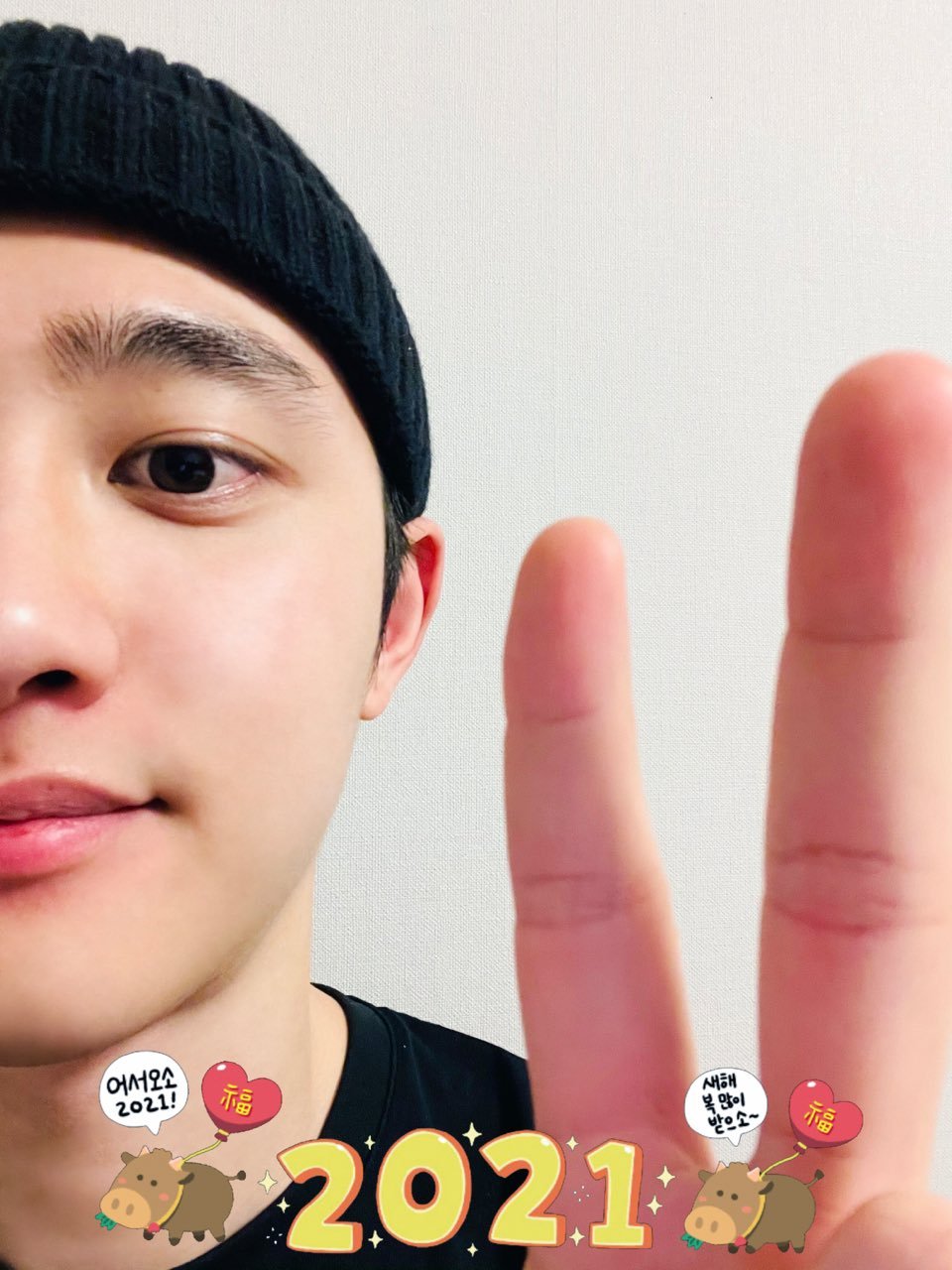 都暻秀 | 都敬秀 | 既然今天是mini1发行一周年那就浅浅发几张鹅王近照（去年的已经算近照了） 莫名感觉好慈祥好慈眉善目xxx其实我是古早小甜豆的唯粉