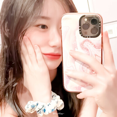 花看半开 酒饮微醺
#李彩领