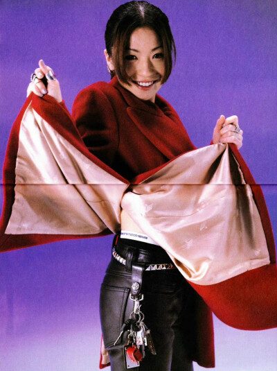 椎名林檎 by 荒木经惟
ROCKIN'ON JAPAN 1999年11月刊 