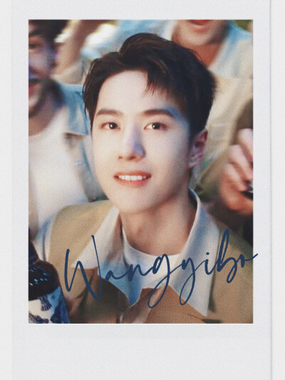 黑狮LOWEN：
纯享版的@UNIQ-王一博 露营Vlog来了！带上黑狮露营礼盒，一起出发！ #王一博代言黑狮啤酒全系列#
http://t.cn/A6artHdz ​​​