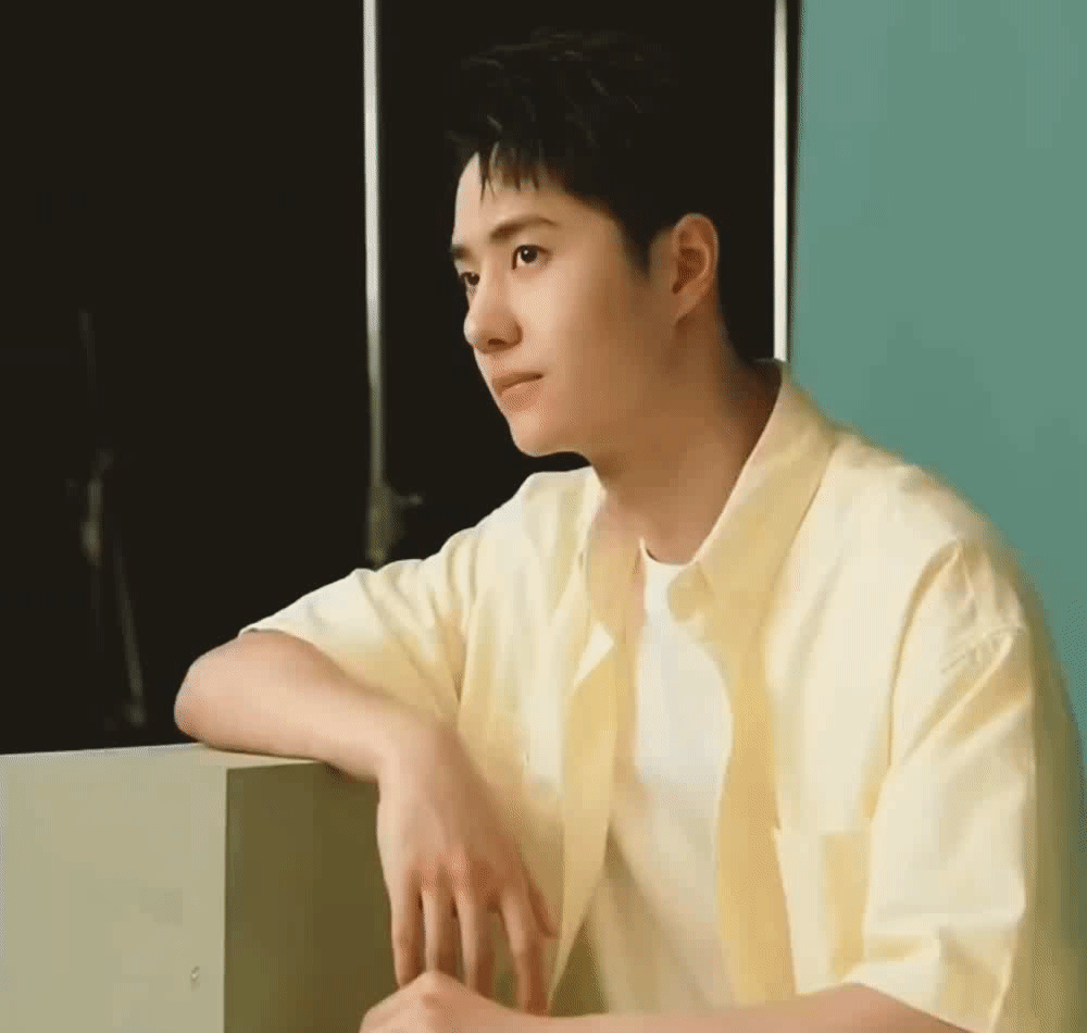 黑狮LOWEN：
来看看@UNIQ-王一博 露营时都在干什么？ #王一博代言黑狮啤酒全系列# 完整花絮指路☛ http://t.cn/A6arGNyB ​​​​