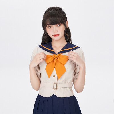 果然还是中长裙更有乖巧的感觉，梗豆物语家的澄和高，中袖设计遮住手臂上的肉肉，收腰设计掐出小细腰，太有心机了吧！