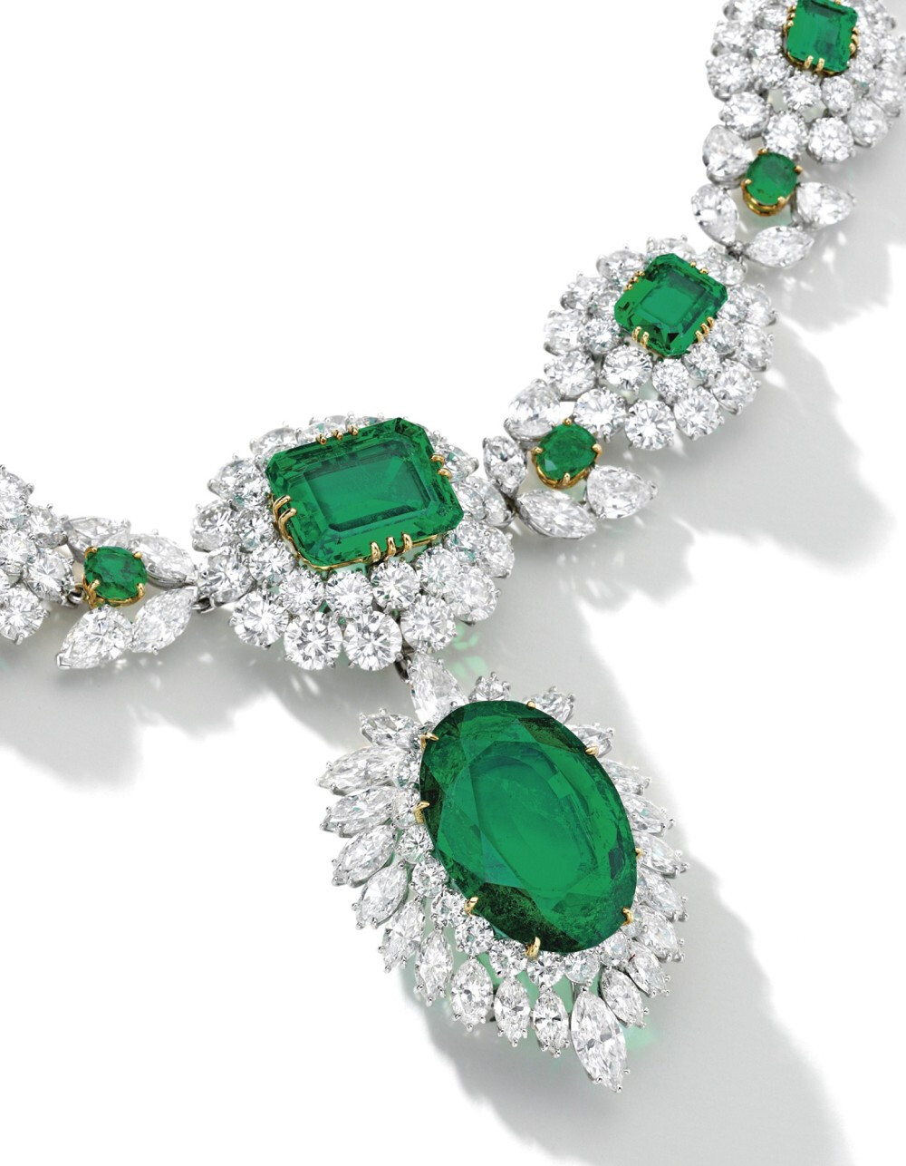 van cleef & arpels 梵克雅宝 祖母绿珠宝套装 项链挂坠上镶嵌