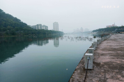 江滨雾天-鼎文化公园_水北溪（胶片相片-NK F-原图直出）何知宇 摄