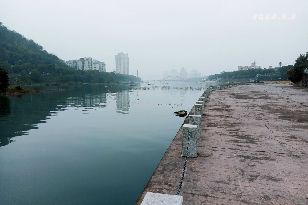 江滨雾天-鼎文化公园_水北溪（胶片相片-NK F-原图直出）何知宇 摄