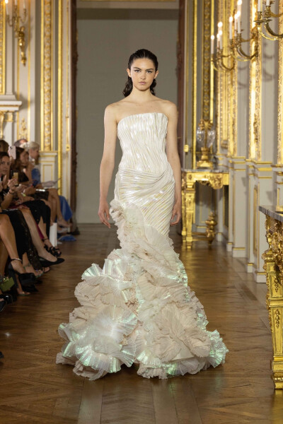 Tony Ward F/W 2022 Couture