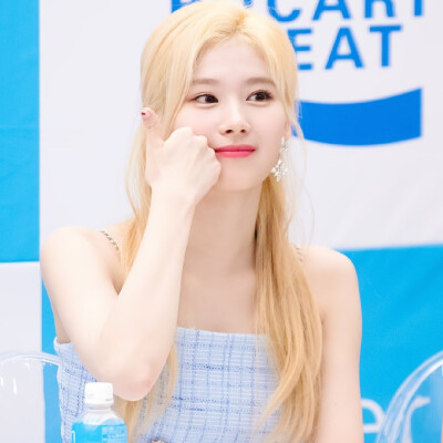 halfmoon_sana