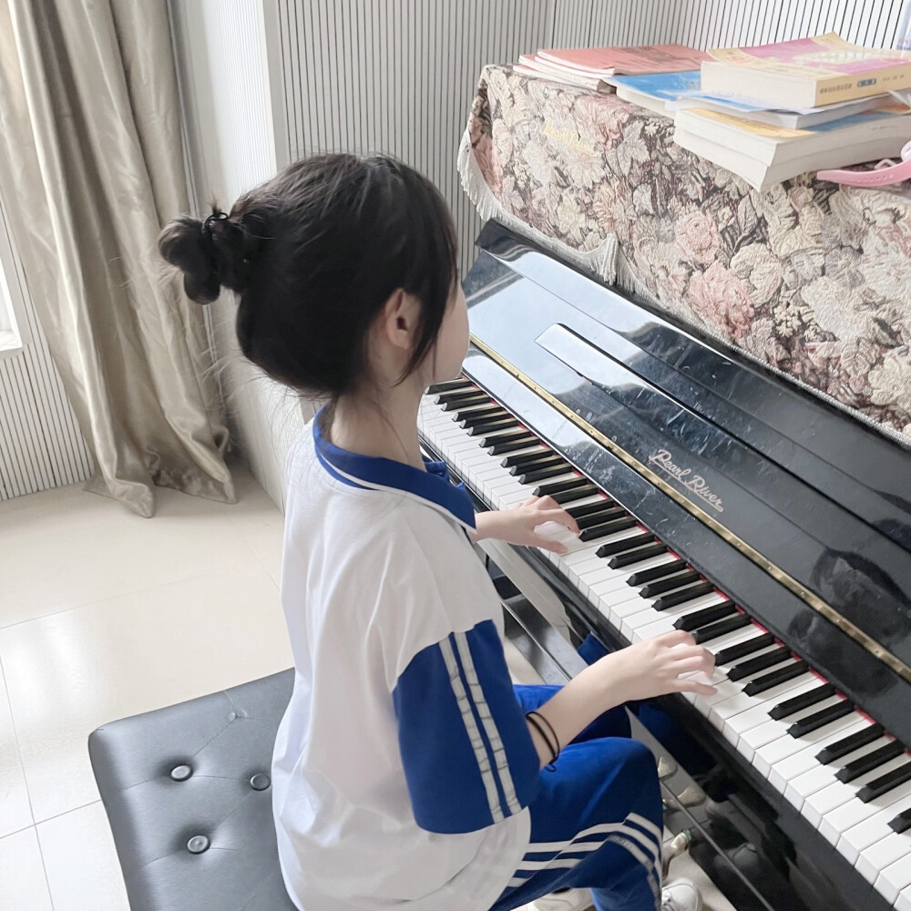 真人女头 禁商用 二传标明出处：年年有余