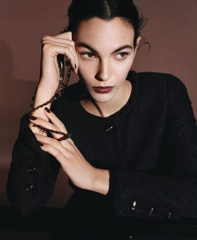 Chanel Beauty F/W 2022 Campaign & Ports 1961 F/W 2022 Campaign