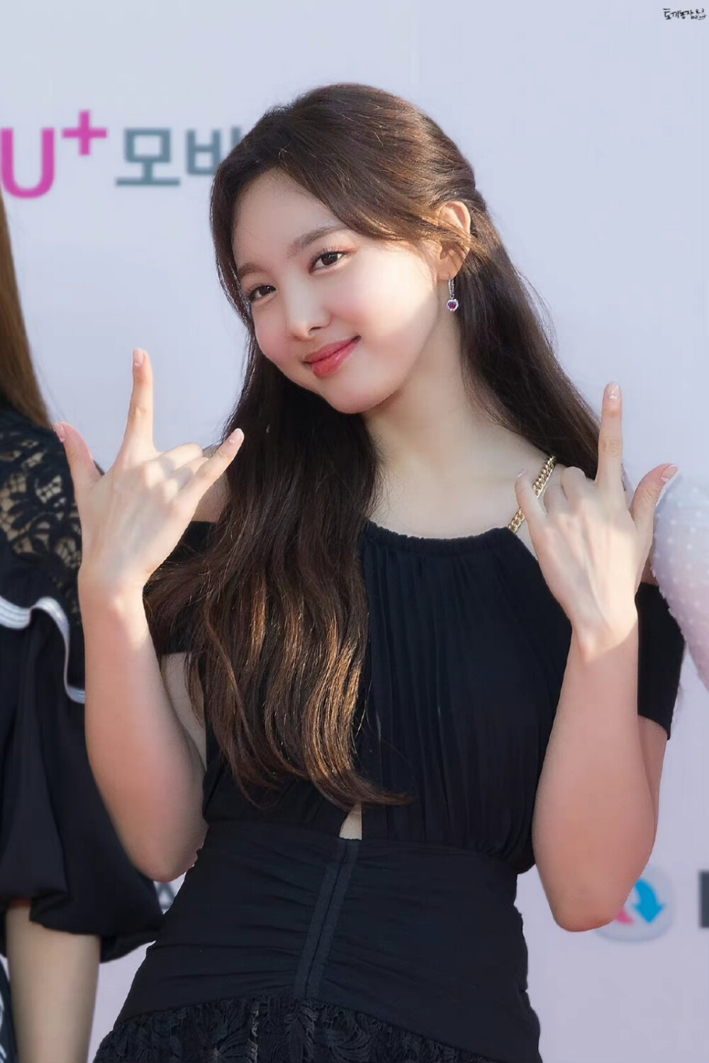 林娜琏 08logo 侵权删.