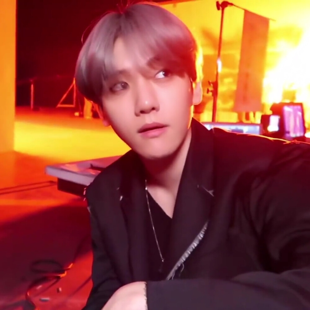 边伯贤套图6可二改看简介