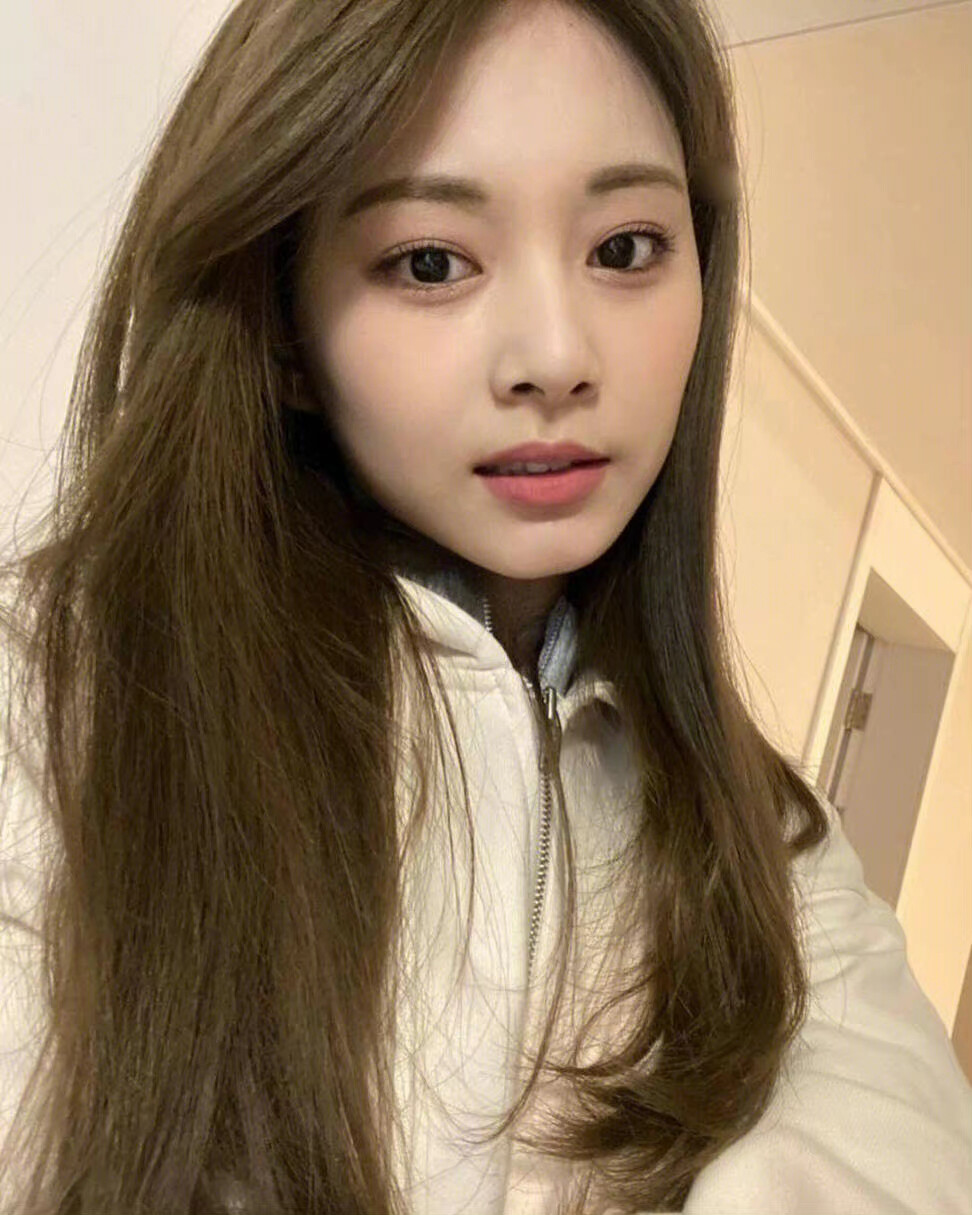 周子瑜 08logo 侵权删.