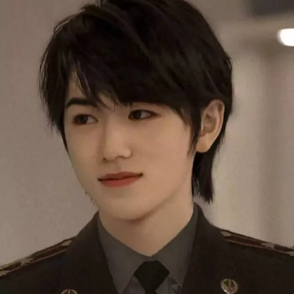 宋亚轩精美图片