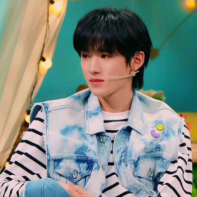 宋亚轩精美图片