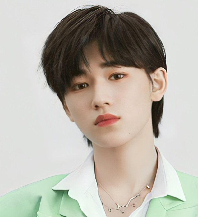 宋亚轩精美图片