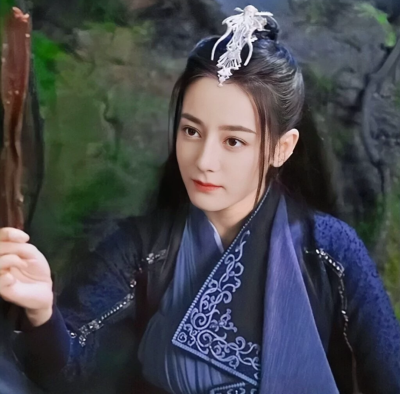 与君初相识
