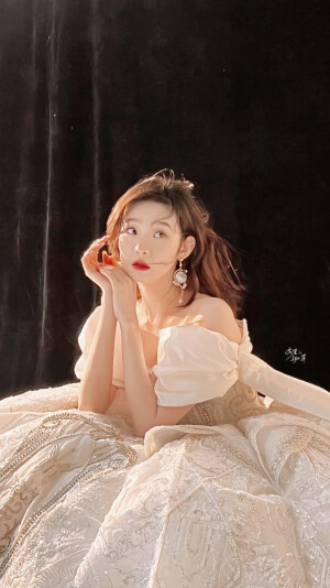 张艺凡.
京城名怜
图源自wb.