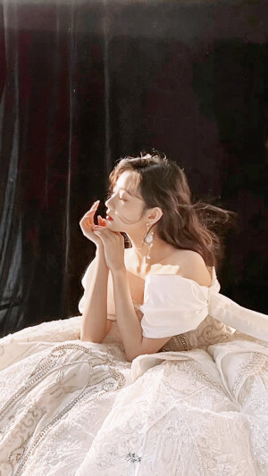 张艺凡.
京城名怜
图源自wb.