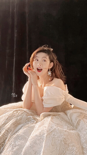 张艺凡.
京城名怜
图源自wb.