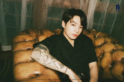 田柾国
220802 weverse
BTS SUITE LIFE PHOTO Jungkook(BLACK Ver)