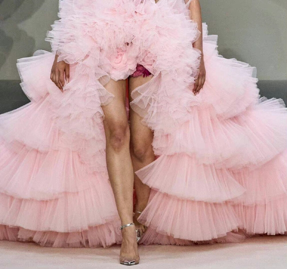 Giambattista Valli Fall 2022 ​​​