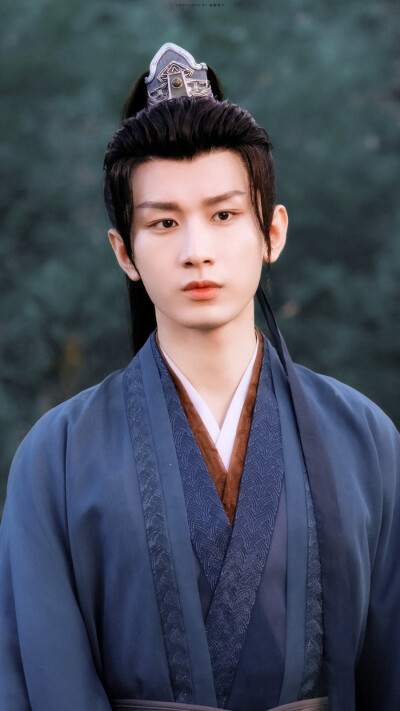 唐周×成毅
cr.雪碧海水