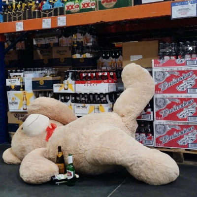 有个男生说请我喝奶茶，我婉拒了，他说“看来你不是一个虚浮物质的女孩子。”好险，差点因为一杯奶茶背上恶名。 