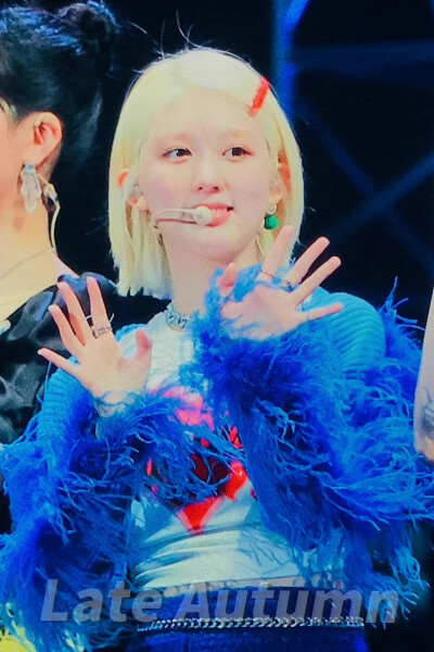 GAEUL 金秋天
©LateAutumn0924 禁二改禁商用