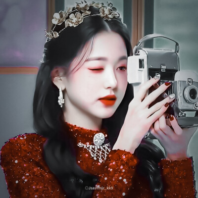 张元英Won Young。
原郑颂意。