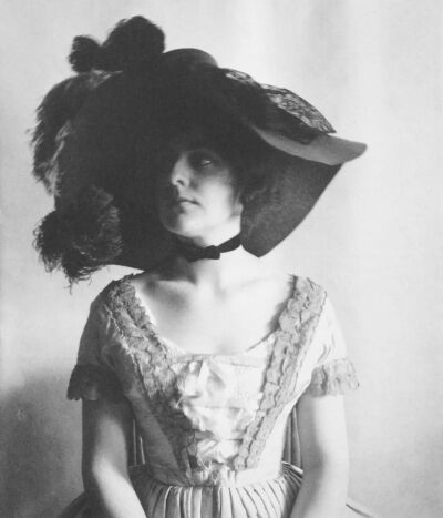 Fred Holland Day 拍摄的 Ethel Reed 的照片/约 1895 年