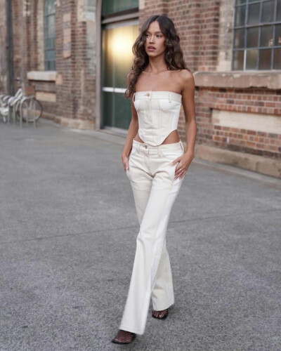 BY爱喝可乐的古娜小姐