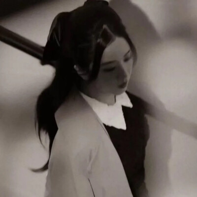推荐Kim jisoo小众化头像2