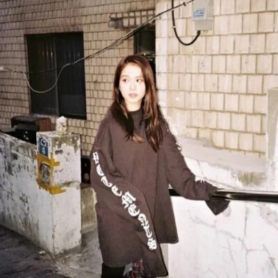 推荐Kim jisoo小众化头像2
