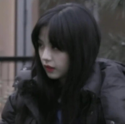 推荐Kim jisoo小众化头像2